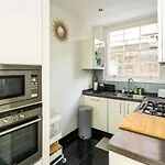 Elegant 2Bd Duplex With Outdoor Patio/Glass Canopy